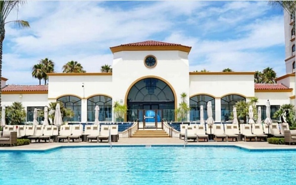 The Waterfront Beach Resort, A Hilton Hotel image 15